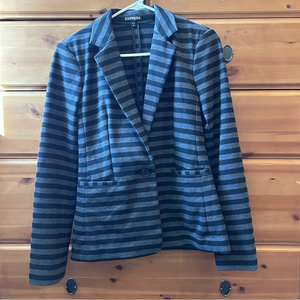 Women’s Express Gray & Black Striped Blazer Size Small w Pockets